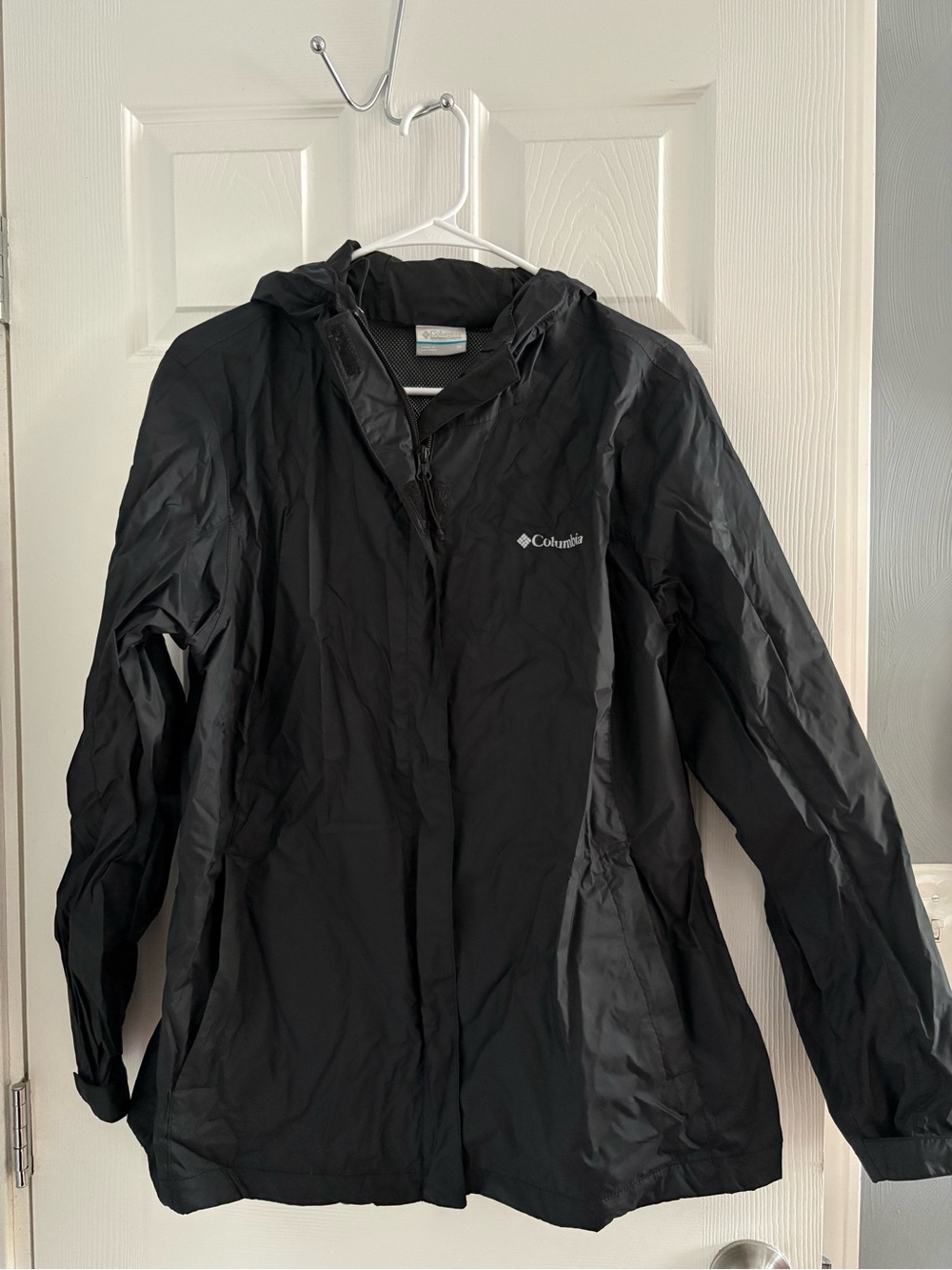 Columbia Women’s Black Hooded Shell Jacket